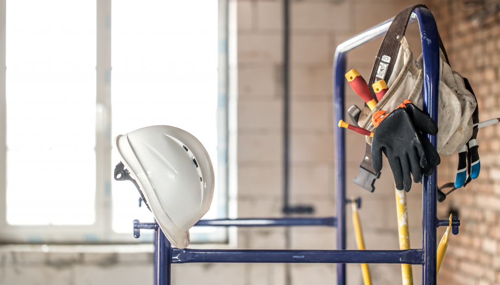 working-construction-tool-builder-s-accessories-house-and-house-renovation-concept.jpg каска